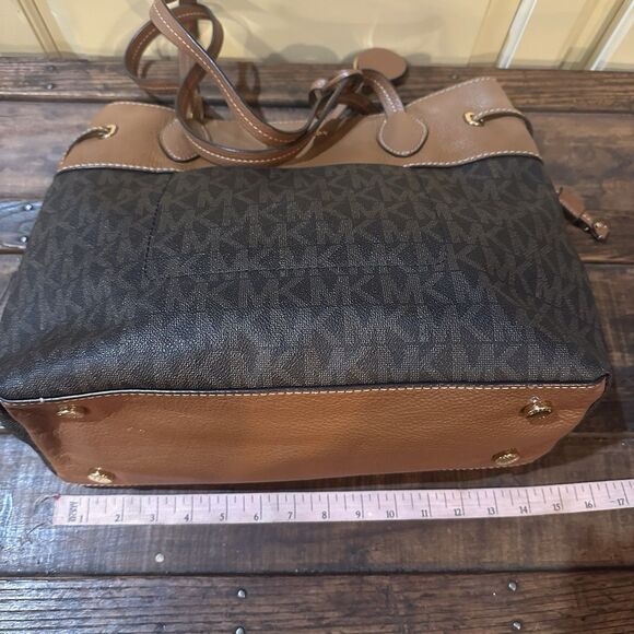 MICHAEL KORS Marina North Drawstring Tote Shoulder Bag Signature - Picture 10 of 13